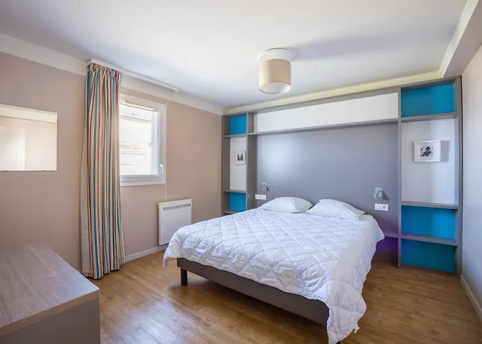 Hibou Des Marais 쿠르쇨 쉬르 메르